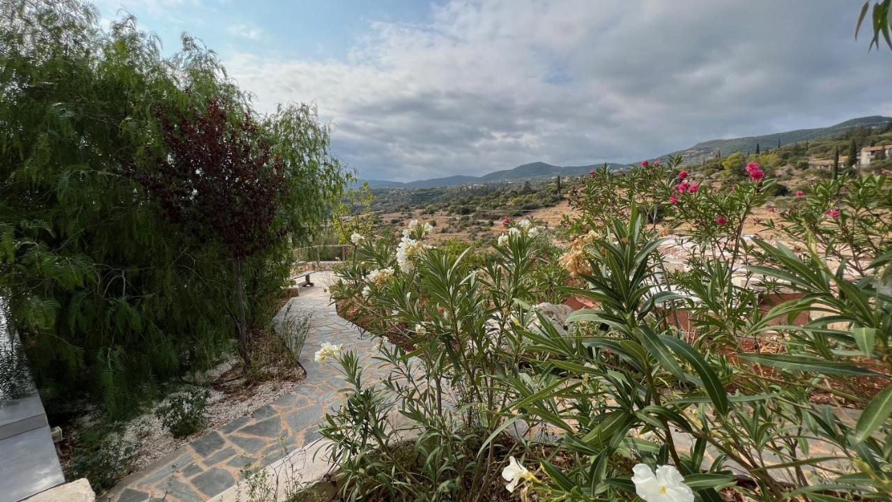 Luxurious Villa At A Unique Spot Agios Nikolaos  Exterior photo